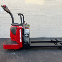 2017 Raymond 8410-FRE60L